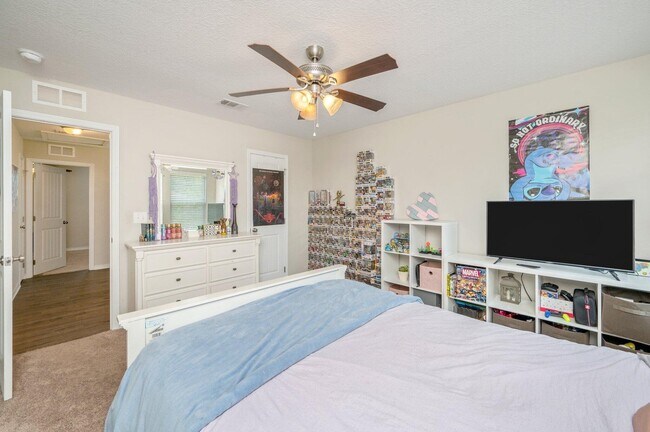 Building Photo - 202 Wainwright Dr