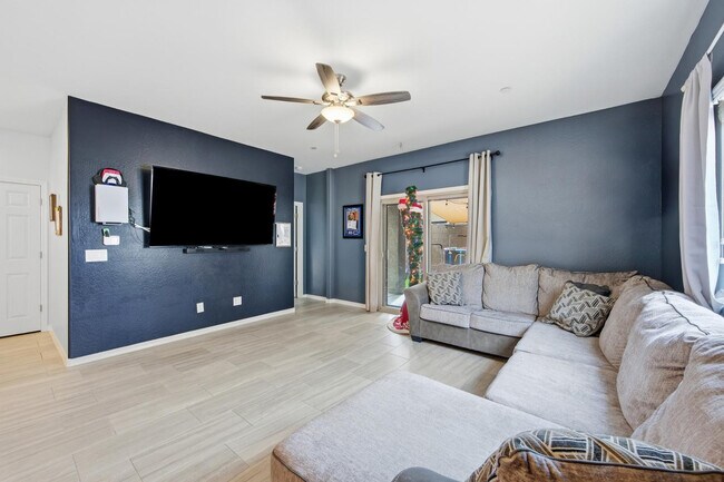 Building Photo - 21359 W Alvarado Rd