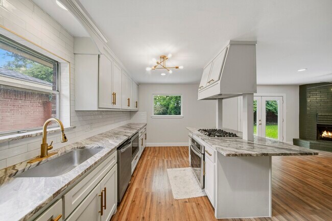 Building Photo - 10658 Northbrook Dr