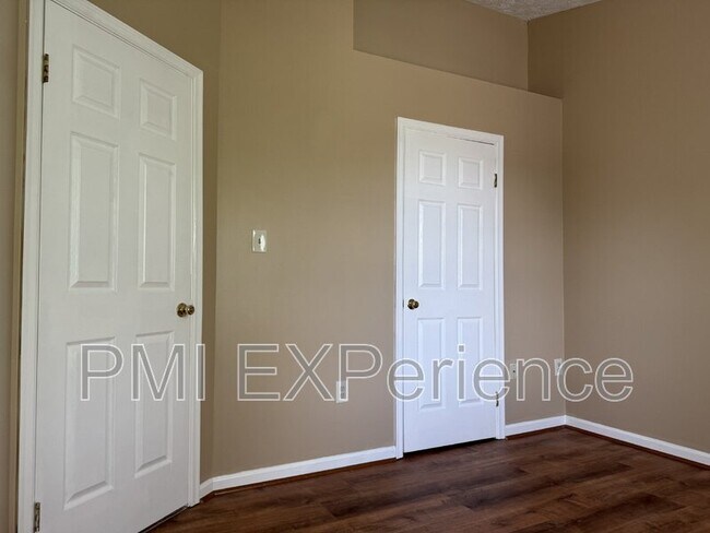 Building Photo - 12744 Wedgedale Ct