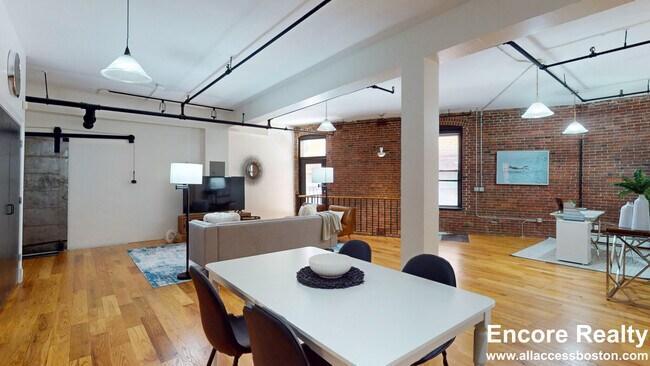 Building Photo - 19 Stanhope St