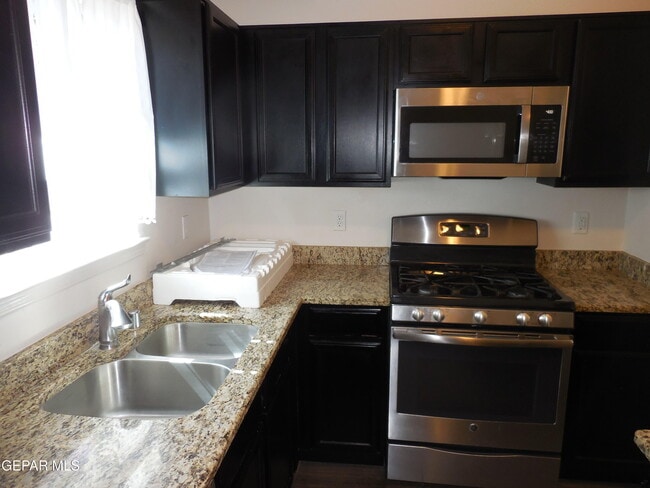 Building Photo - 4925 Copper Ranch Ave