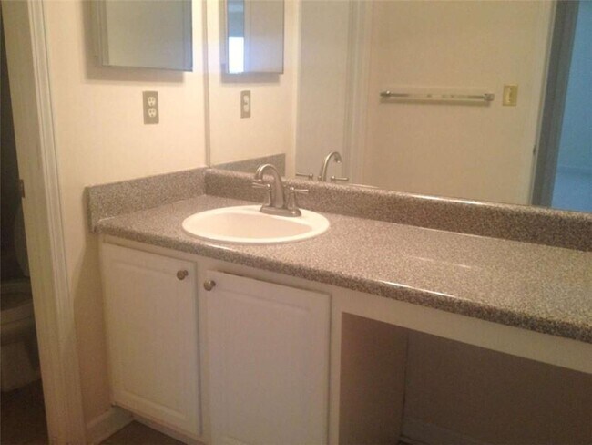 Building Photo - 5005 Wingate Way