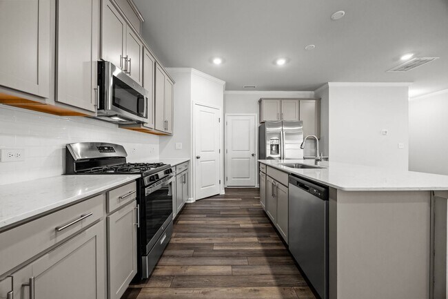 Building Photo - Charming 3BD/2.5BA Located In raleigh NC!!!