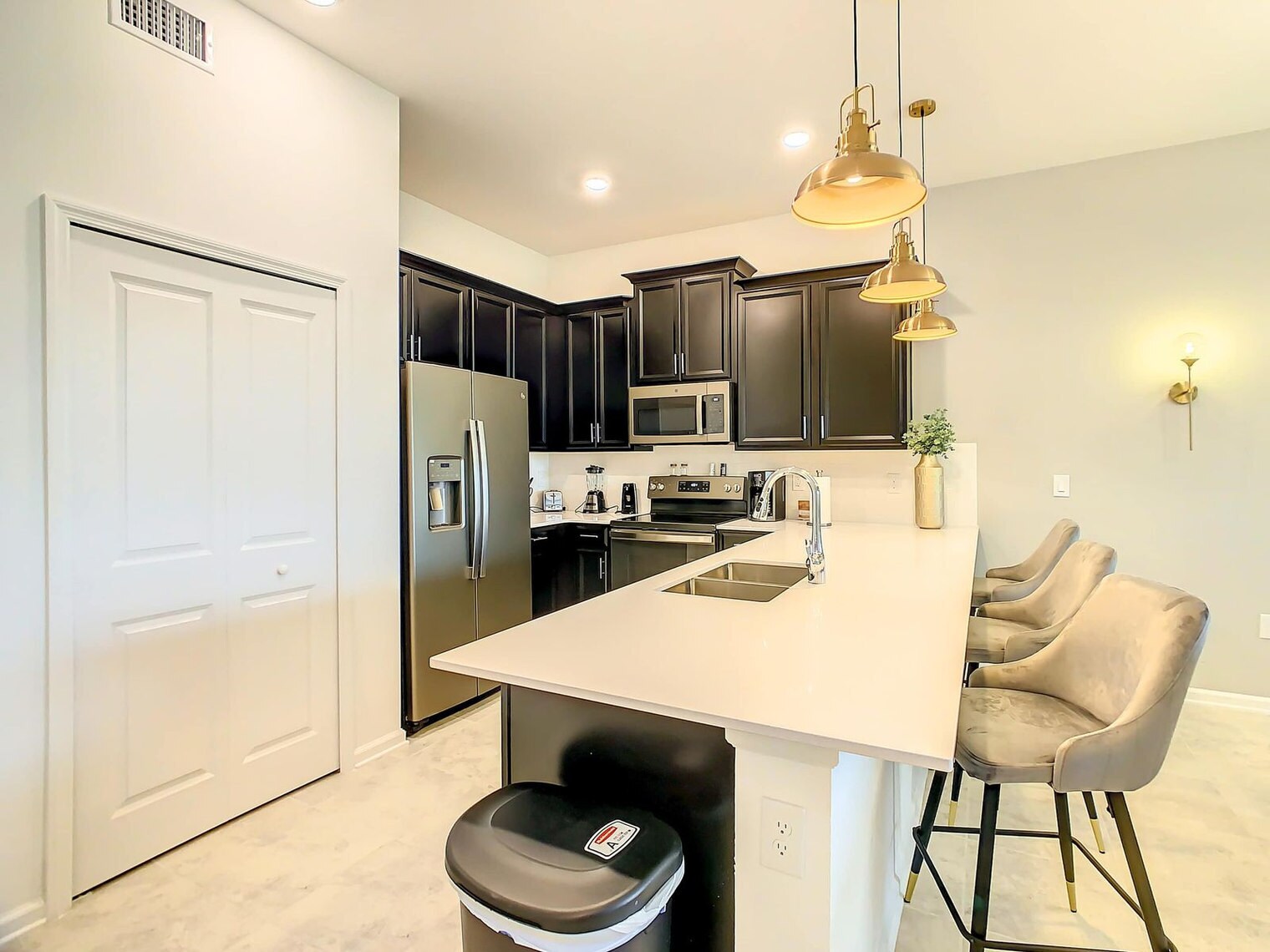 Building Photo - 9331 Sommerset Hills Dr