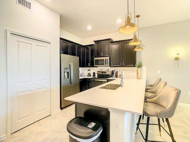 Building Photo - 9331 Sommerset Hills Dr