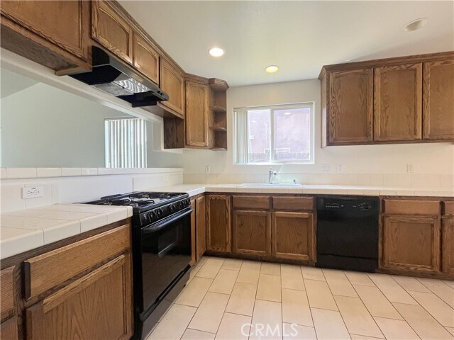 Building Photo - 860 Maple Ave