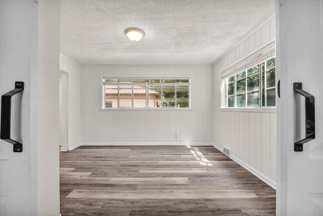 Building Photo - 1787 Tanglewood Dr