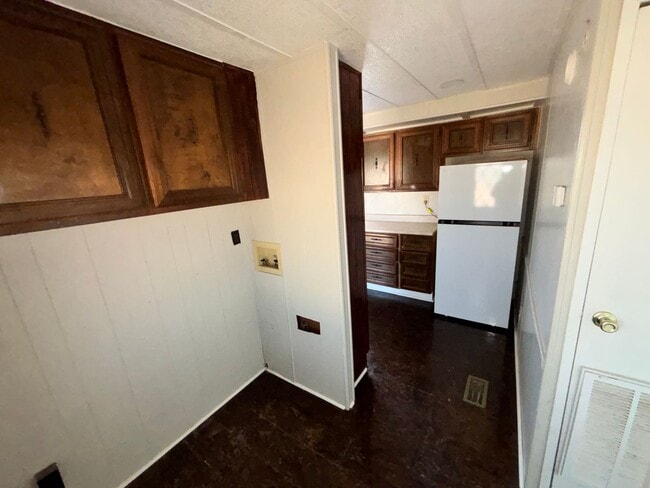 Building Photo - 7600 N Judy Ln