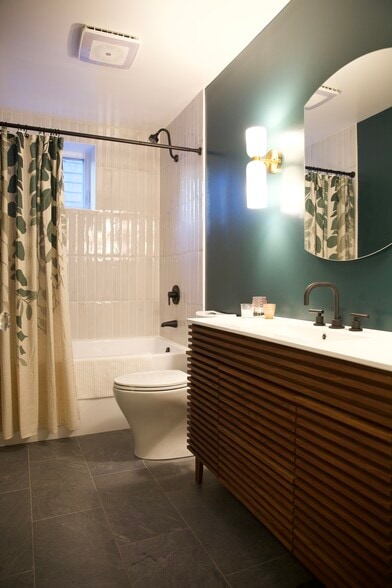 Building Photo - 4 Newport Ave