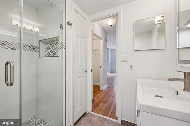 Building Photo - 5809 Nicholson Ln