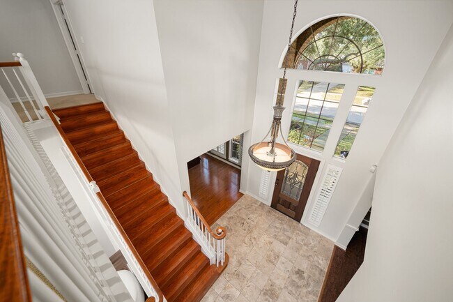 Building Photo - 5007 Cambridge St