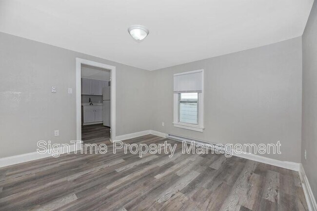 Building Photo - 531 Salem Ave