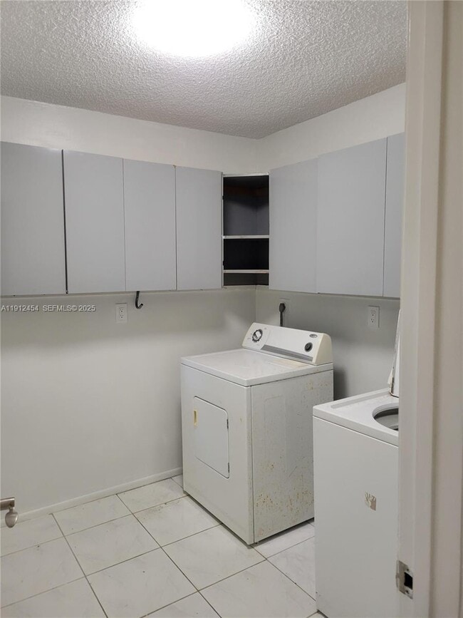 Building Photo - 2750 N 34th Ave