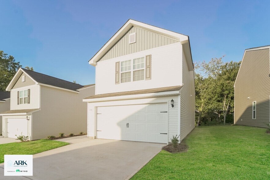 Building Photo - 2106 Southlea Dr