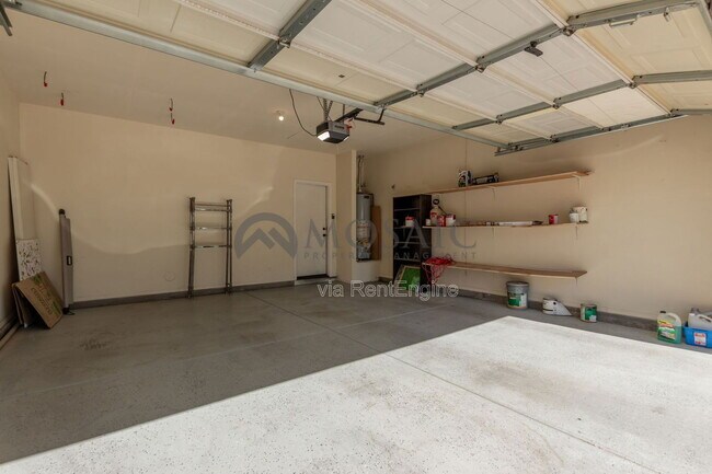 Building Photo - 6118 E Valley View Dr