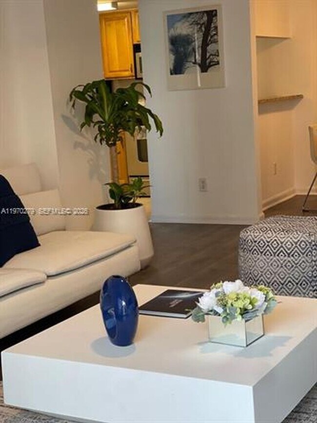 Building Photo - 770 Claughton Island Dr