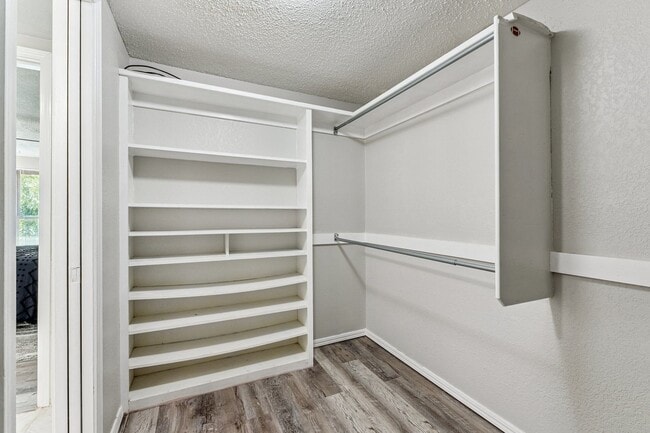 Building Photo - 4 bed, 3 bath home in OKC, OK