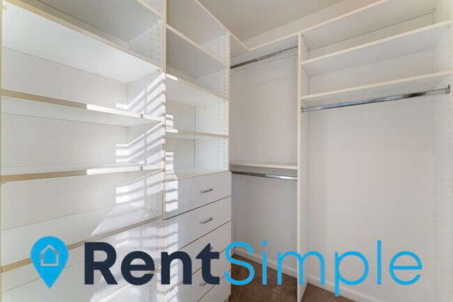 Building Photo - 3631 Madison Ln