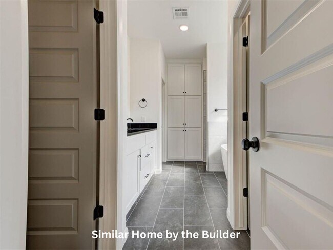 Building Photo - Move-In Ready! 4-Bed Home in Mustang