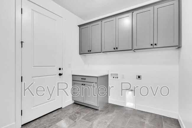 Building Photo - 275 N 600 W