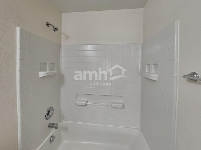 Building Photo - 2616 Coach House Loop