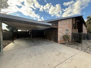 Building Photo - 2701-2701 Pagewood Ave