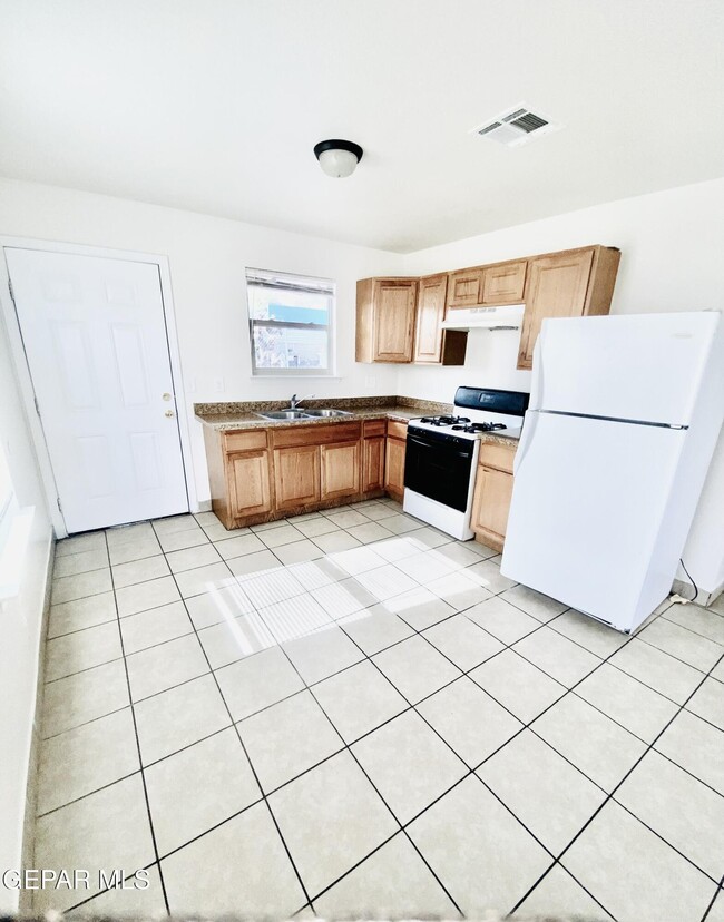 Building Photo - 6262 Patria St