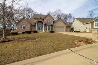 Building Photo - Welcome to this beautiful 3-bedroom spacio...
