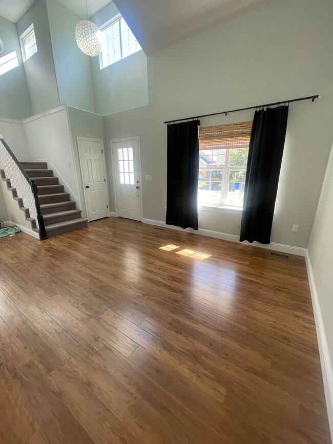 Building Photo - Beautiful 2 story for rent in Farmington(S...