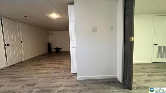 Building Photo - 520 Wild Mint Ln