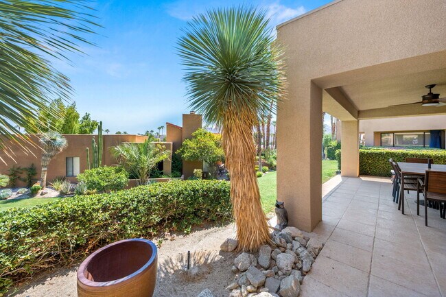 Building Photo - 73416 Mariposa Dr