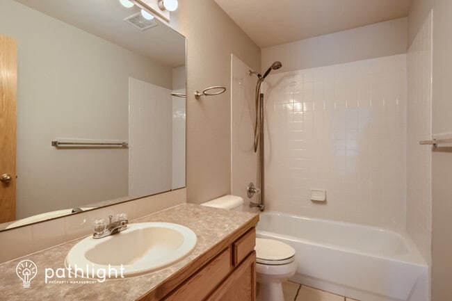 Building Photo - 2215 Sweetwater Creek Drive, Fort Collins,...