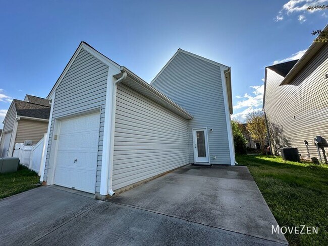 Building Photo - 2480 Autumn Mist Dr
