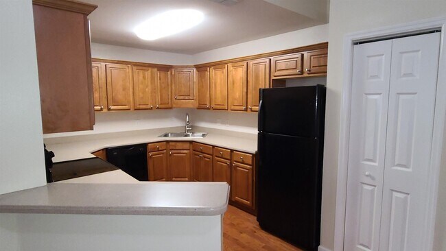 Building Photo - 2410 Quazar Cir