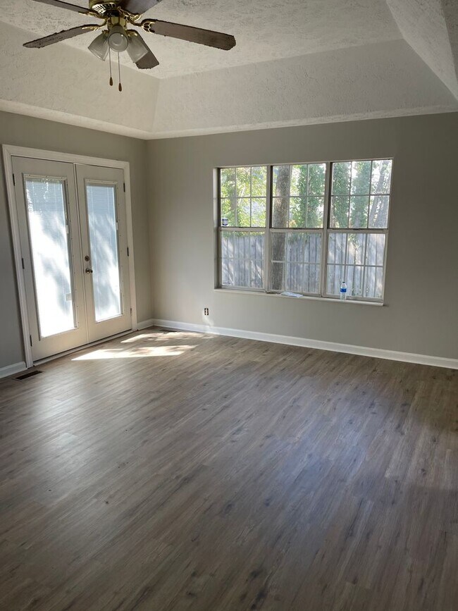 Building Photo - Newly Remodeled Home near Priest Lake