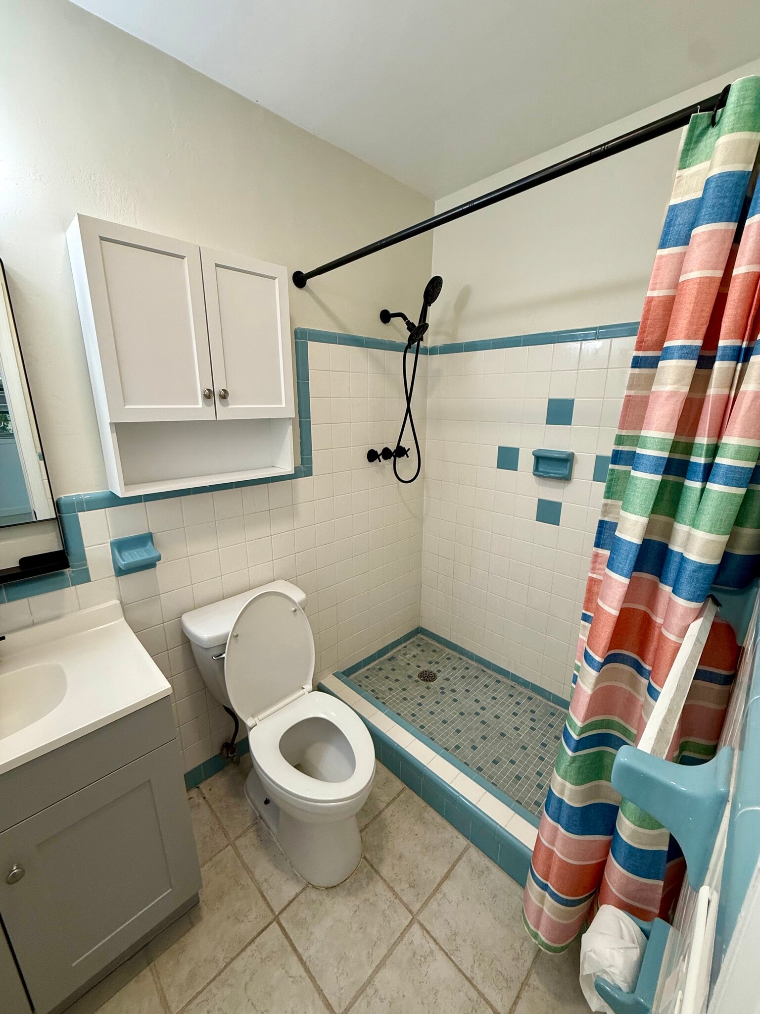 Building Photo - 337 SE 12th Ave