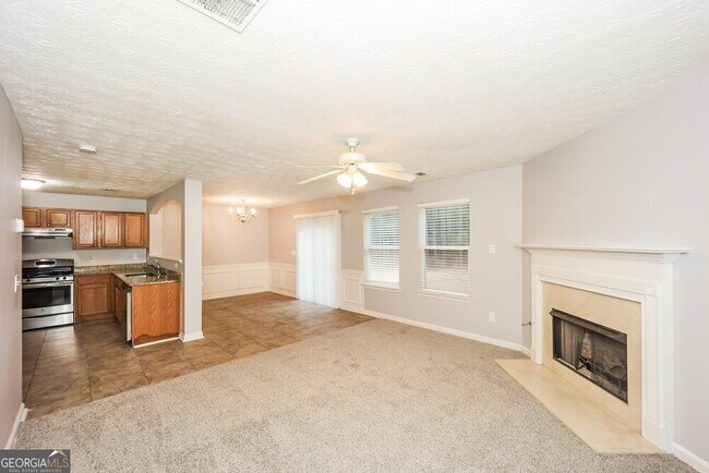 Building Photo - 9497 Lakeview Rd