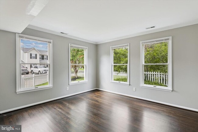 Building Photo - 404 Fairlea Dr
