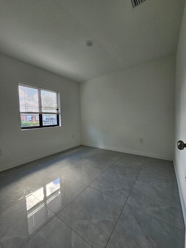 Building Photo - 2970 NW 48th St