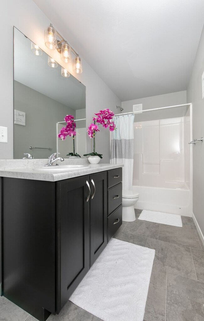 Building Photo - 4-bedroom, 3.5-bathroom West Fargo Single-Family Home w/ 3 Stall Garage