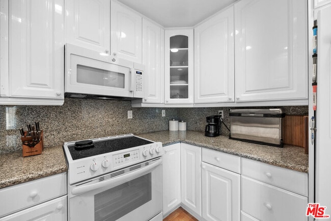 Building Photo - 1515 S Beverly Dr