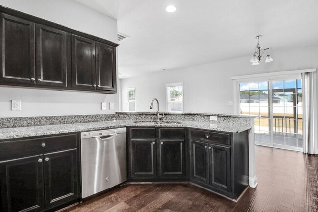 Building Photo - SPACIOUS 3000+ Sq Ft 2-Story Home in Sprin...