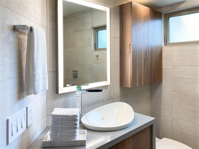 Building Photo - 215 Kamakoi Loop