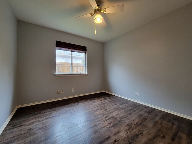 Building Photo - 722 Minturn Ln
