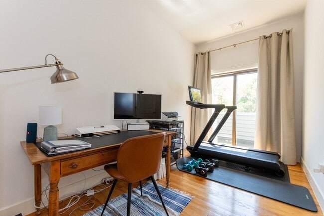 Building Photo - 769 Heath St