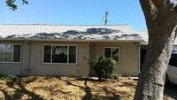 Building Photo - updated 2 bedroom duplex