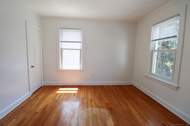 Building Photo - 190 Montauk Ave