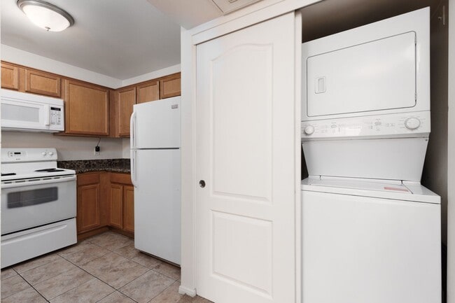 Building Photo - NEAR SUMMERLIN 1 BED, 1 BATH CONDO IN GATED COMMUNITY