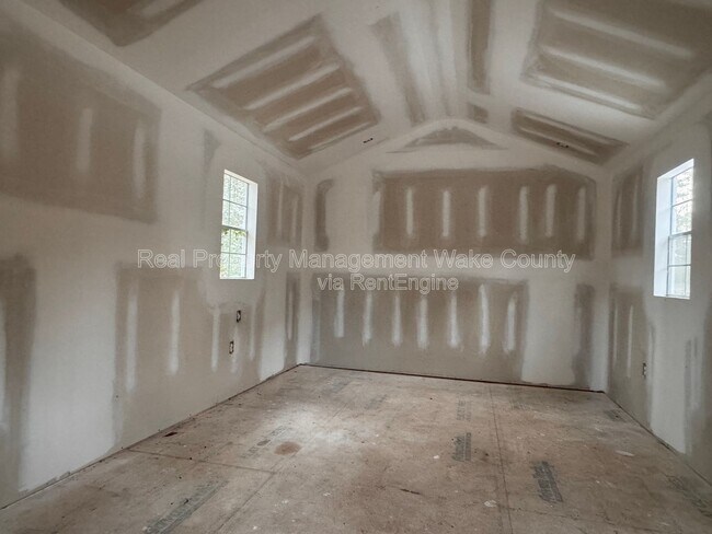 Building Photo - 1505 Axum Rd